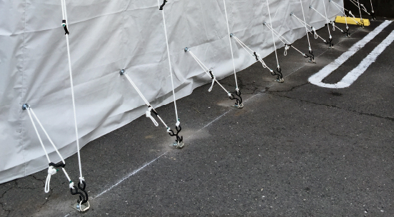 風に対する抵抗が大幅に向上し、より安全にご使用頂けるようになりました。 ※アーチタイプのみ。 写真のS字フックはオプションとなります。